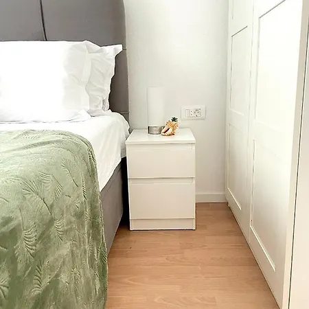 Seashell Apartment *